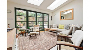Entire home in upmarket Ealing North London